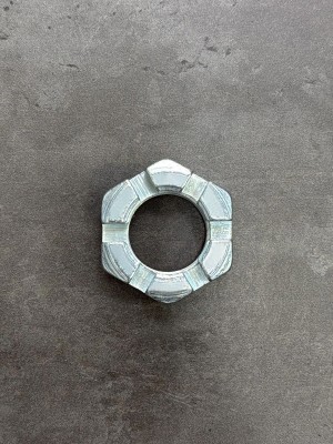 Гайка корончатая, прорезная низкая М27х2 ГОСТ 5933-73, класс прочности 10