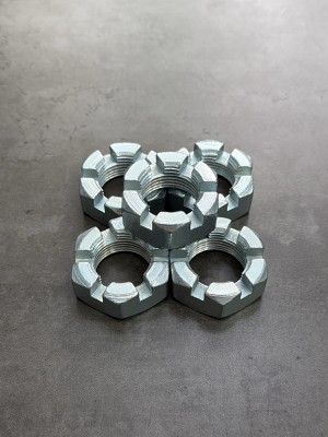 Гайка корончатая, прорезная низкая М27х1,5 DIN 937, класс прочности 10